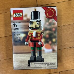 LEGO NEW limited edition - retired-  Festive Nutcracker in Red, Black, and Gold